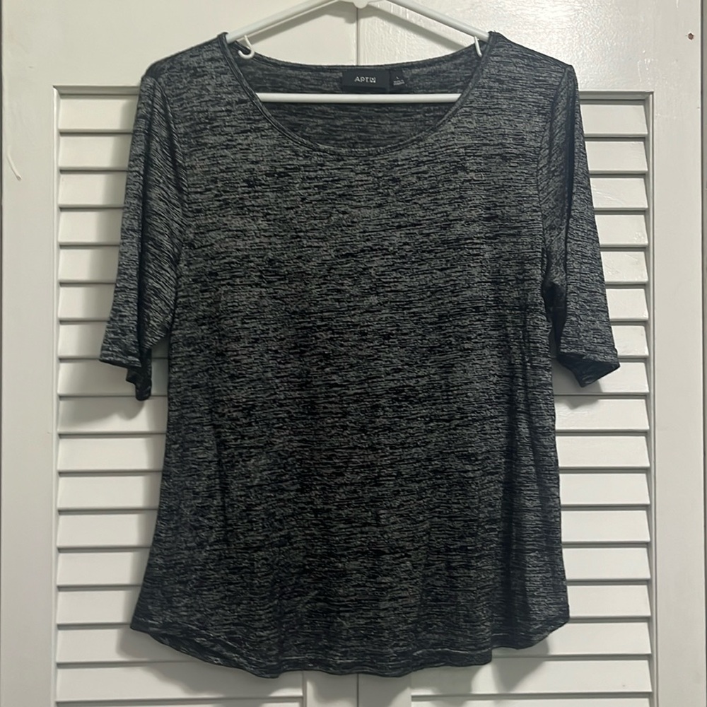 Apt. 9 rayon 1/2 length sleeve shirt in silver & black L